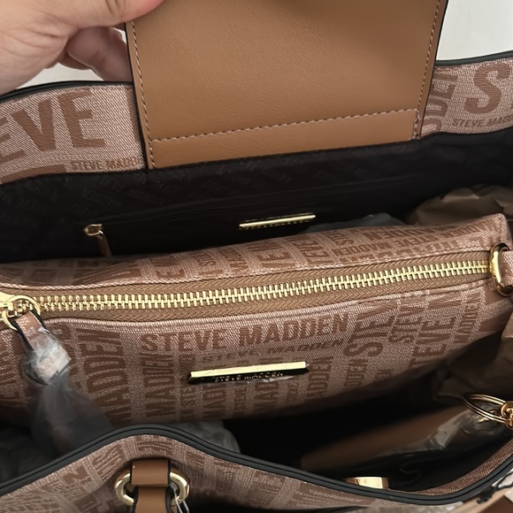 Steve Madden BPierce Logo Bag with Interior Crossbody Pouch - New - Picture 4 of 14